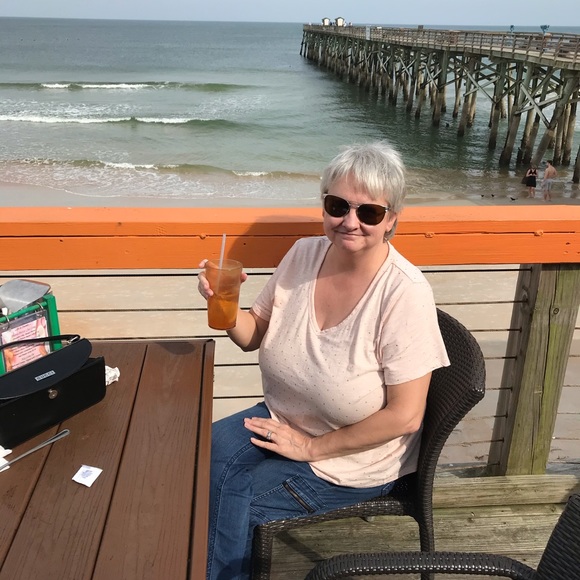 Meet your Posher, Joyce - Picture 4 of 6